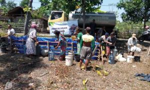 Lazis Jateng Salurkan Bantuan Air Bersih di Kabupaten Sragen