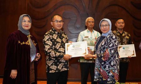 Kota Semarang Sabet Penghargaan Kota Paling Berkelanjutan di Bidang Tata Ruang dan Infrastruktur dari UI
