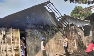 Rebus Air Ditinggal Nyuci, Dapur Rumah Warga Metenggeng Purbalingga Terbakar